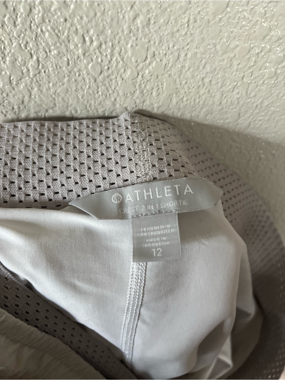 Athleta Light Gray Layered Athletic Shorts with White Inner Brief - Picture 4 of 5